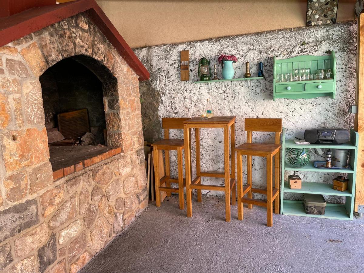 Studio Apartmani Kremic Karlobag Exterior foto